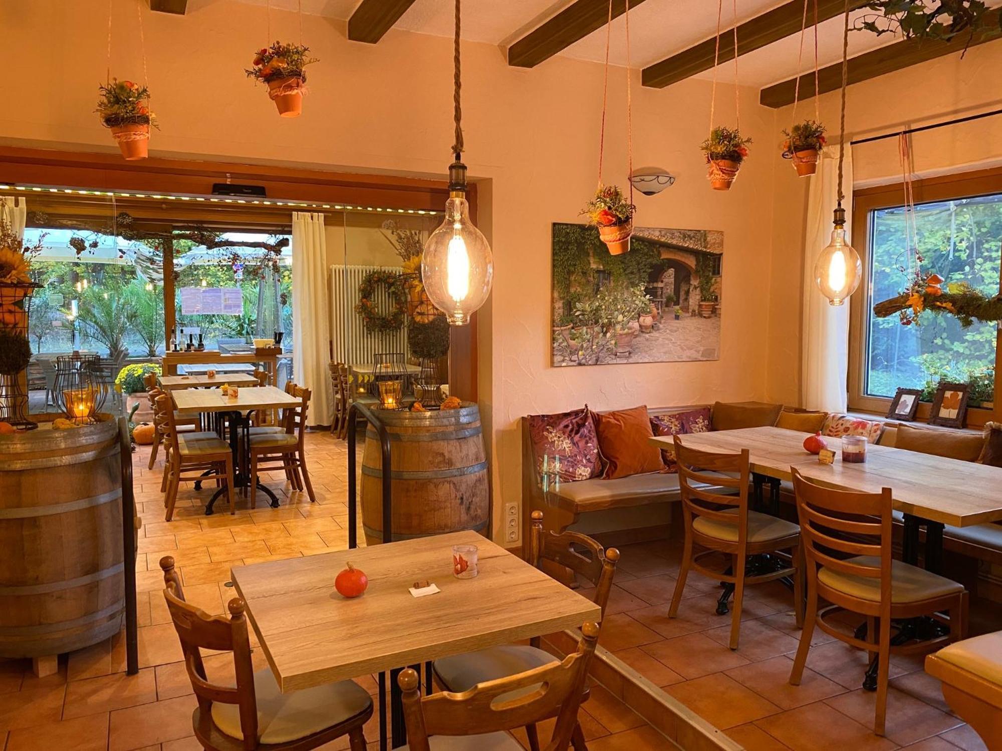 Ferienwohnungen Park Cafe Am Kurpark Бернкастель-Кюс Экстерьер фото
